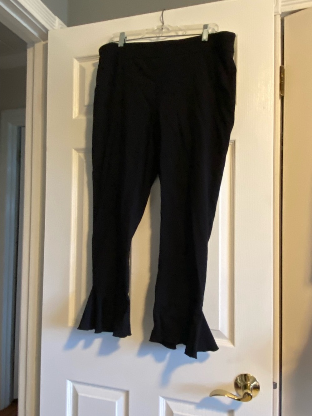 INC International Concepts Black Cropped Ruffle-Hem Stretch Pants